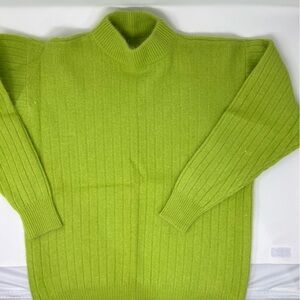 Sweater green